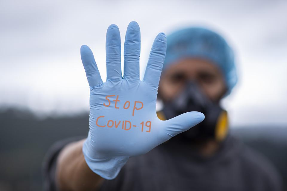 Koronavirus je tu stále
